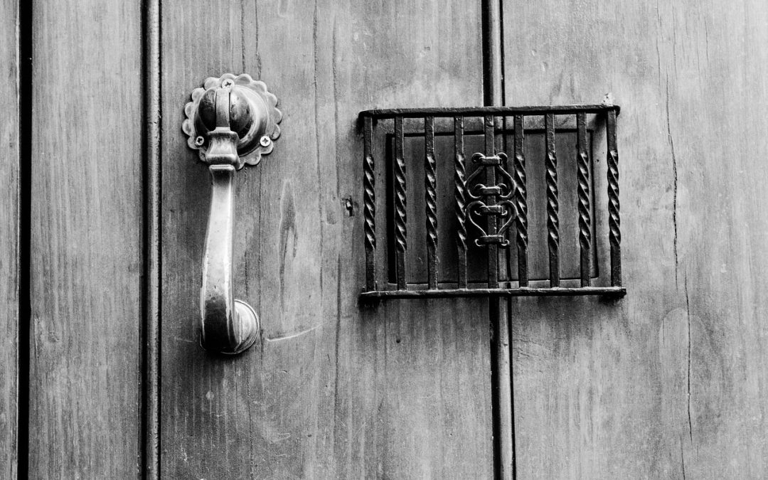IRS or FBI Agents at Your Door: What to Do